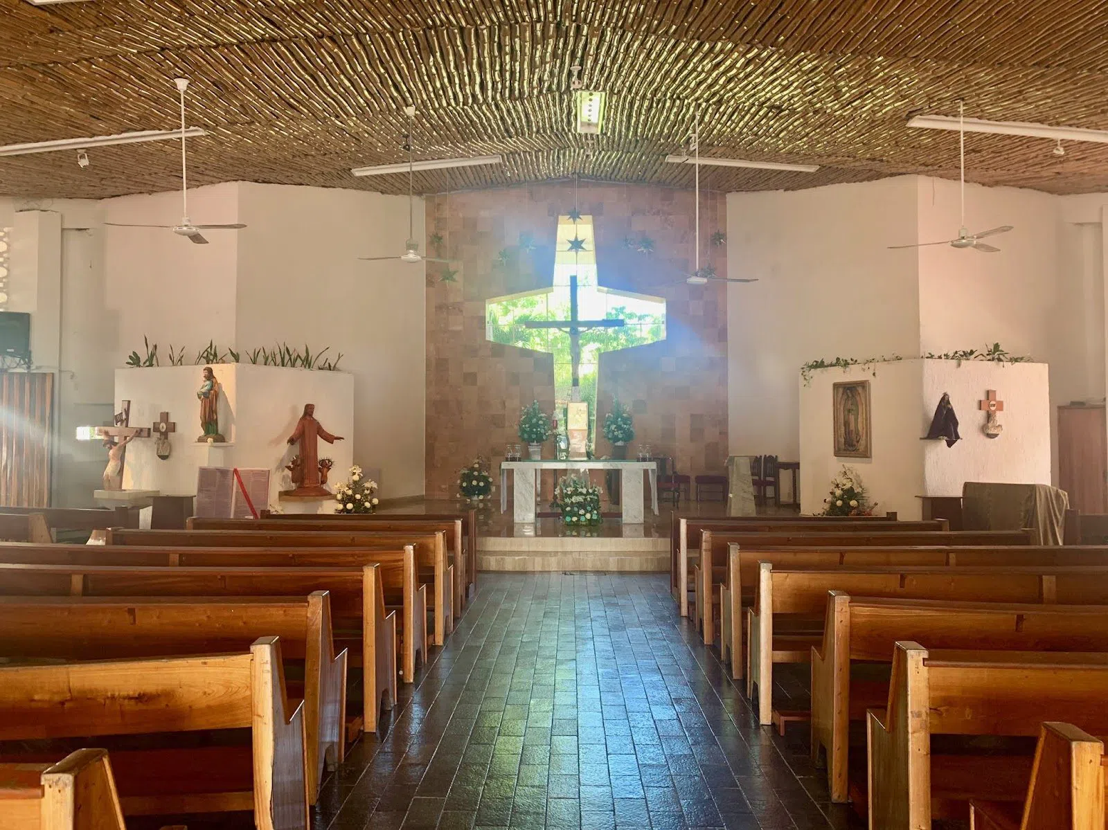 How to spend a day and night on Cancún's Avenida Yaxchilán
