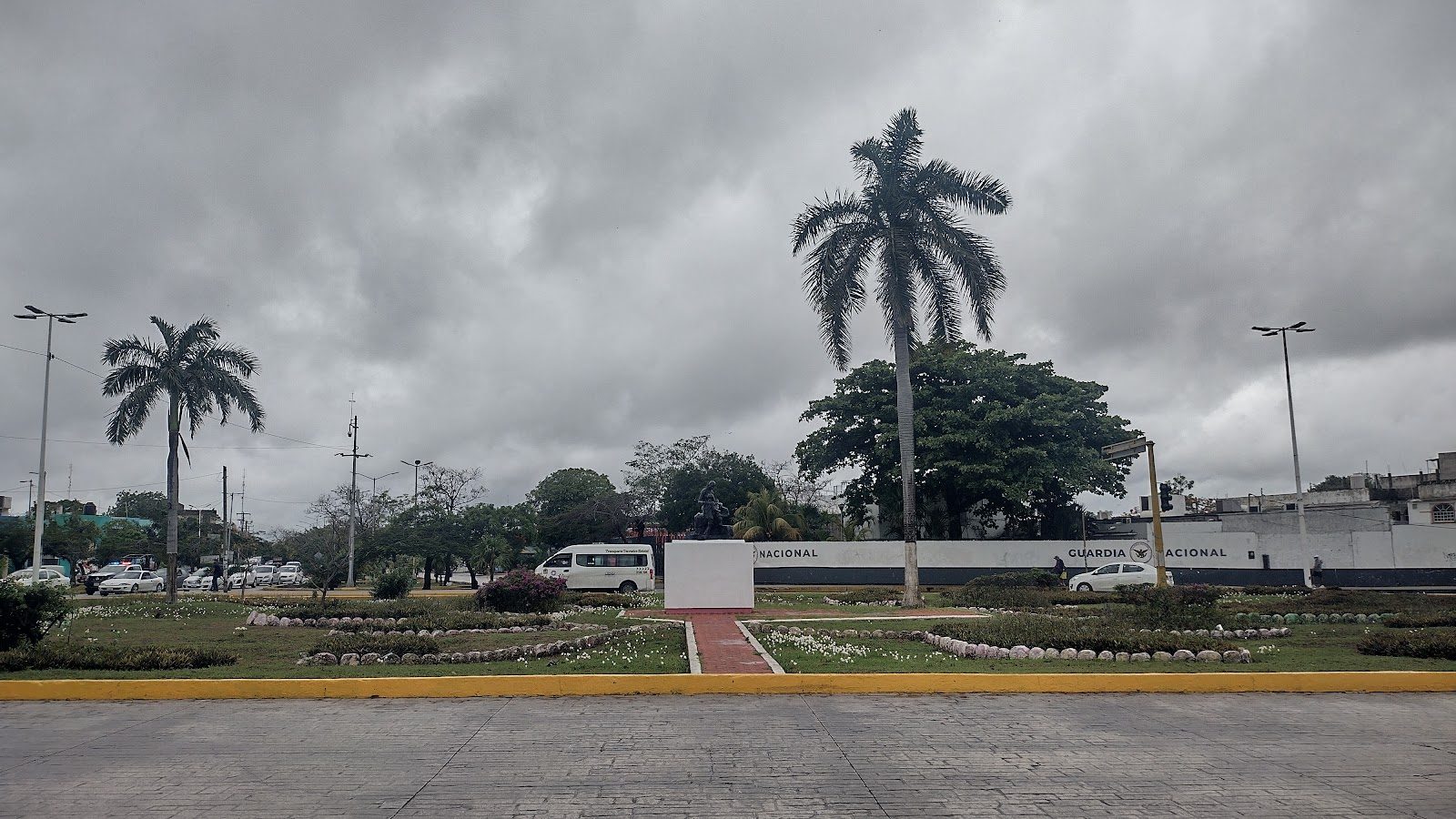 Monumento a la Madre ("El Bolillo"), Cancun