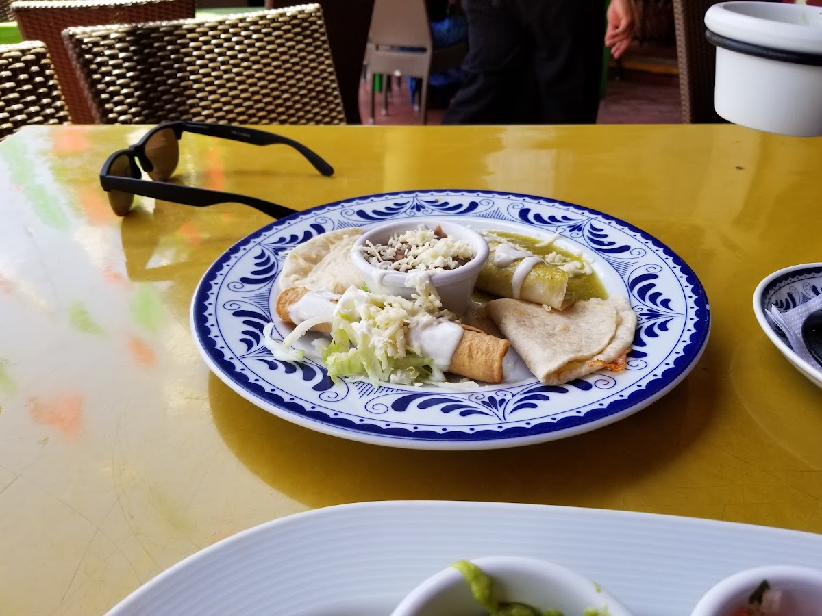 Congo Bar Cancun — photo 2