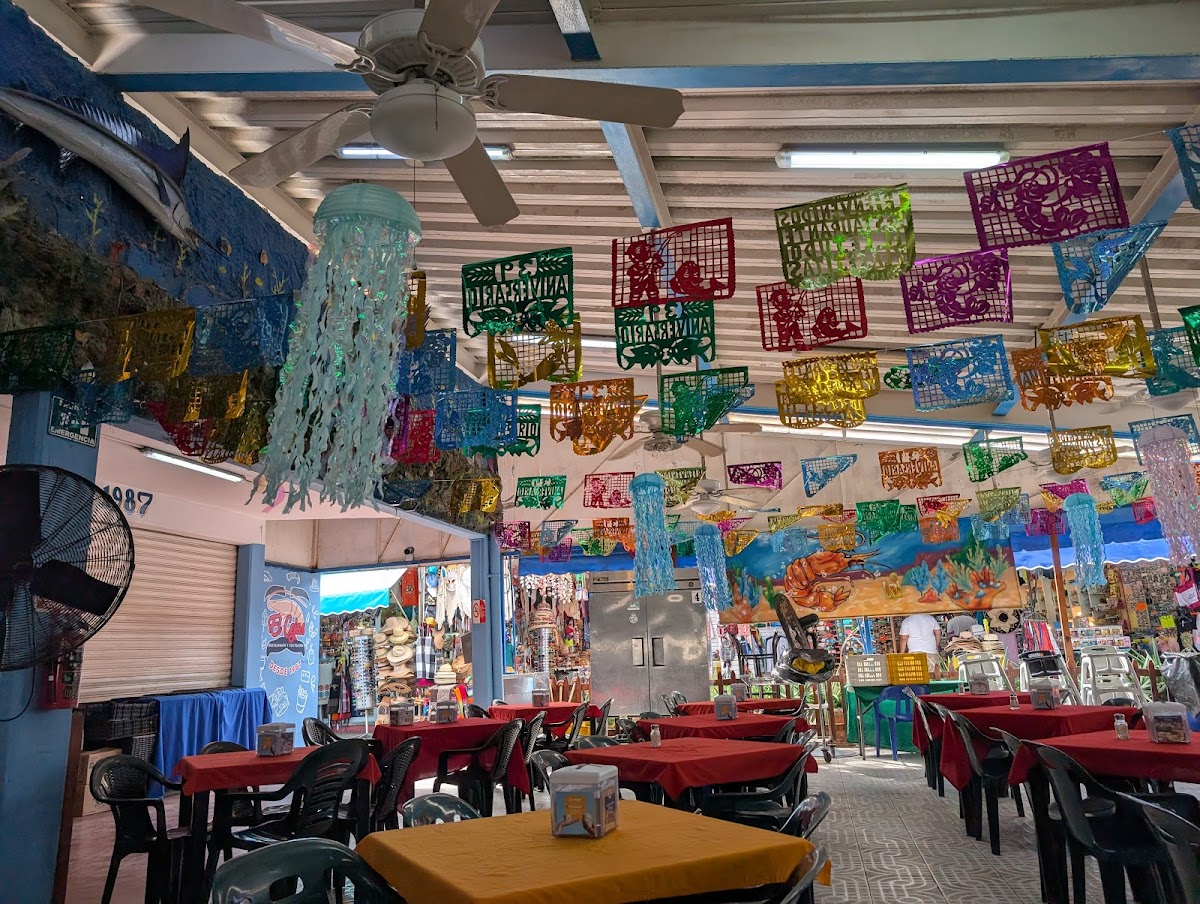 Mercado 28 stalls — photo 3