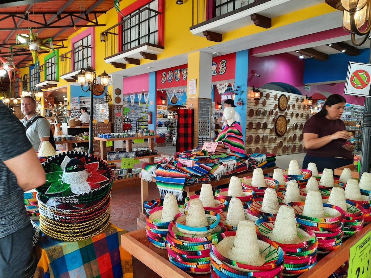 Mercado 28 stalls — photo 4