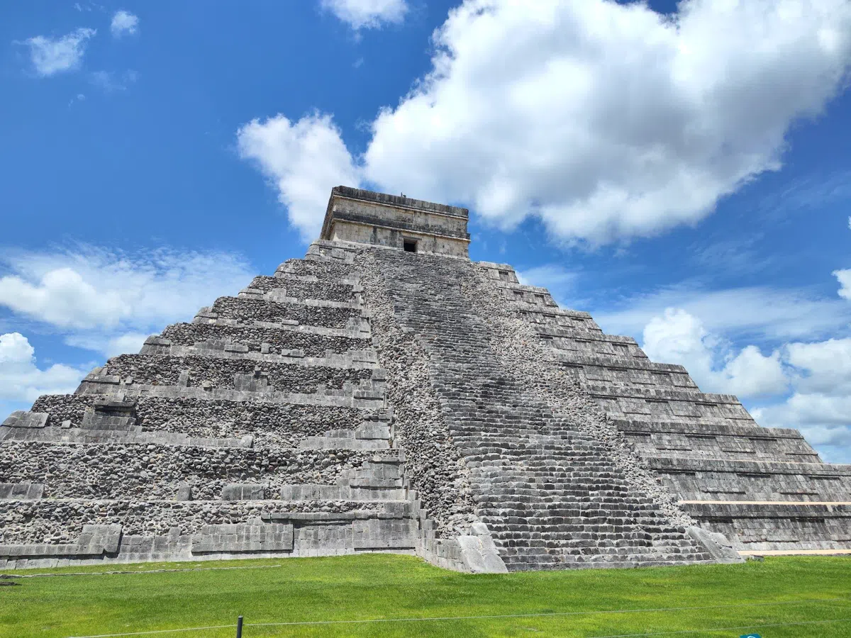 Chichen Itza from Cancun in September, gate to last shadow